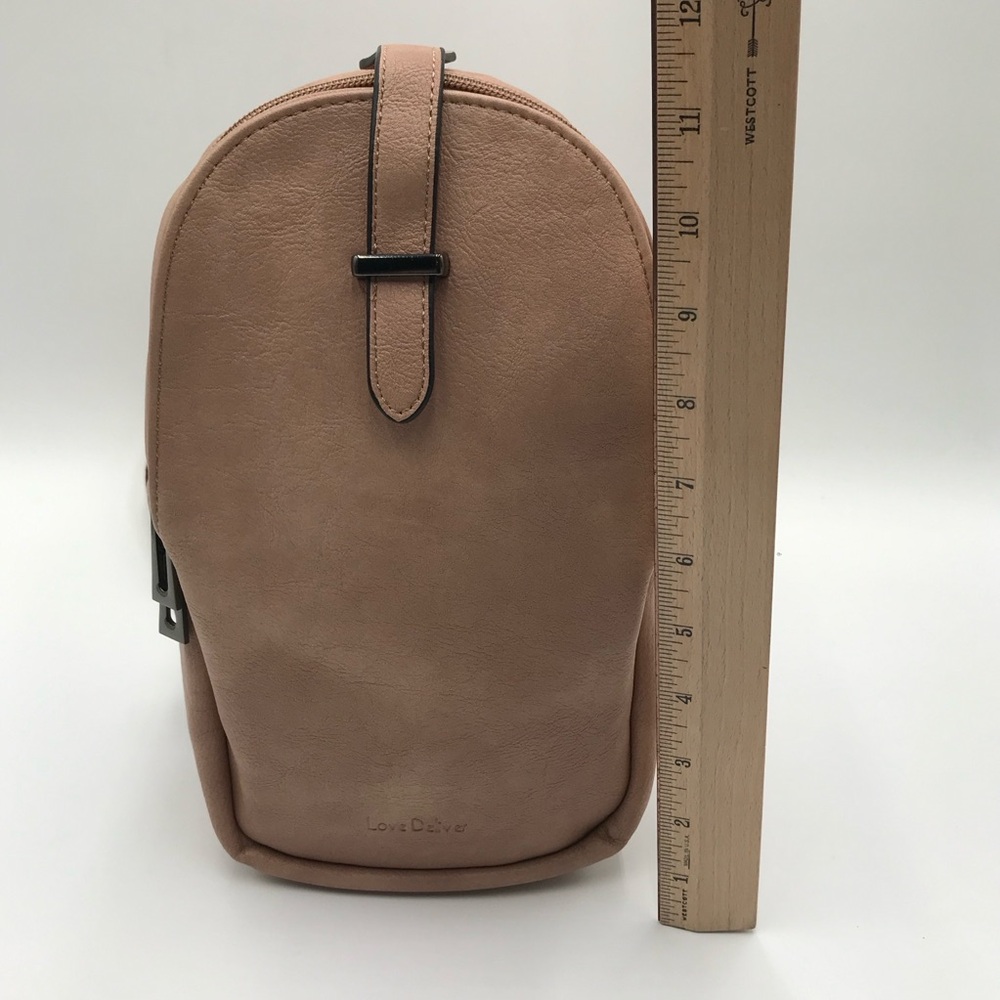 BN Love Deliver Sling Bag - Picture 7 of 12